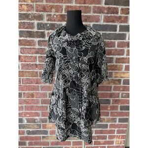 An Ren New York Black floral short sleeve jacket - Embroidered - Size S
